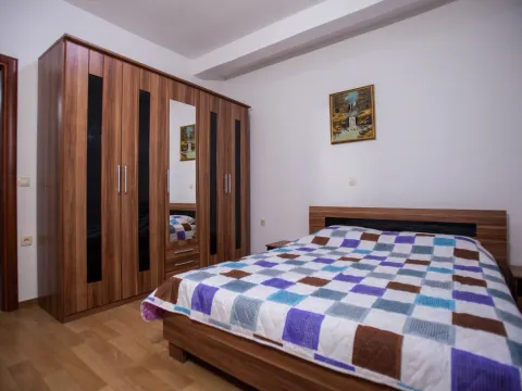 Izdavanje, dvosoban stan, 97m², Centar, Ulcinj - image 4