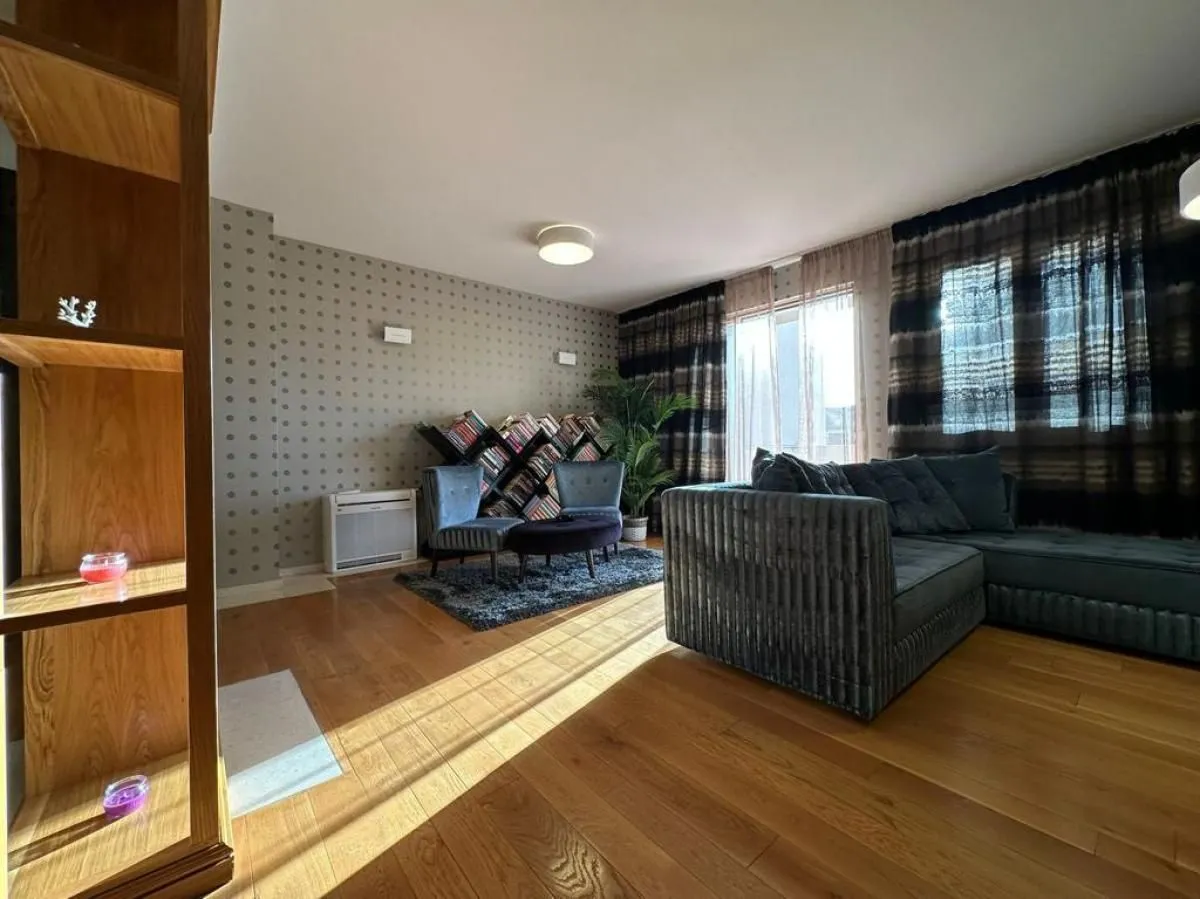 Rent, four bedroom apartment, 250m², Tivat, Crna Gora