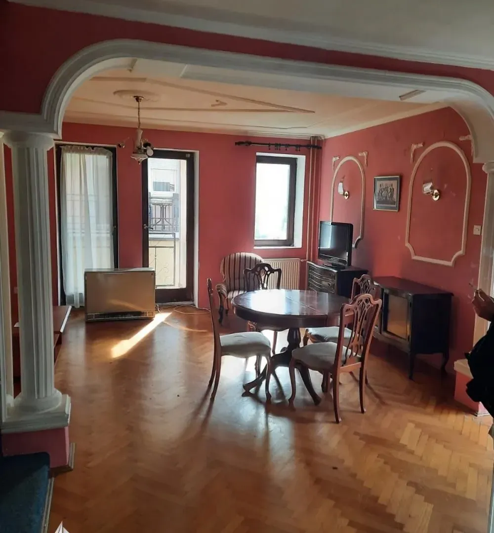 Prodaja, kuća, 246m², Zemun Sve Podlokacije, Beograd