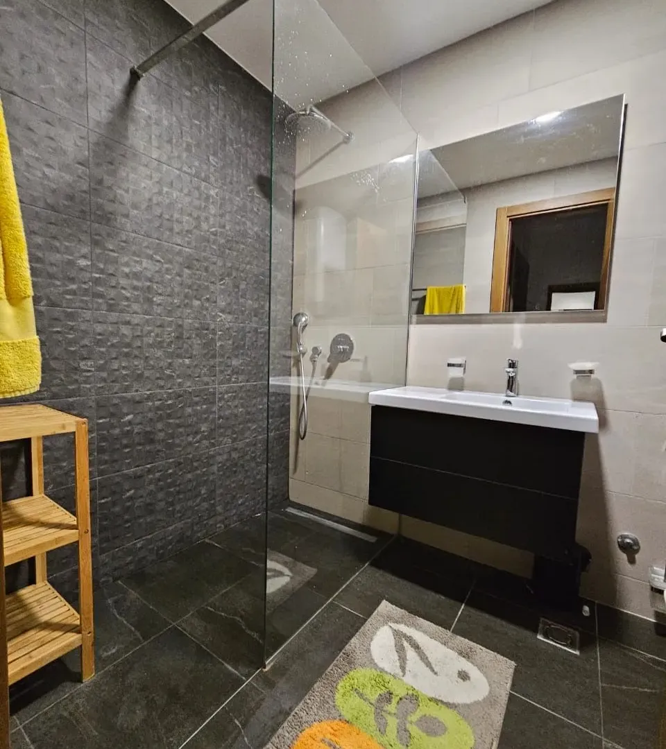 Izdavanje, jednosoban stan, 48m², Ljubović, Podgorica