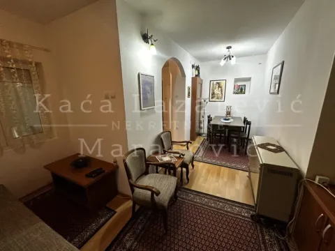 Rent, one bedroom apartment, 33m², Vračar Centar, Vračar Sve Podlokacije - image 3
