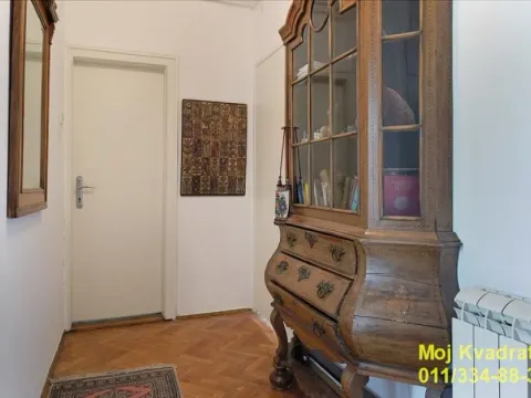 Sale, two bedroom apartment, 55m², Kalenić Pijaca, Vračar Sve Podlokacije - image 9