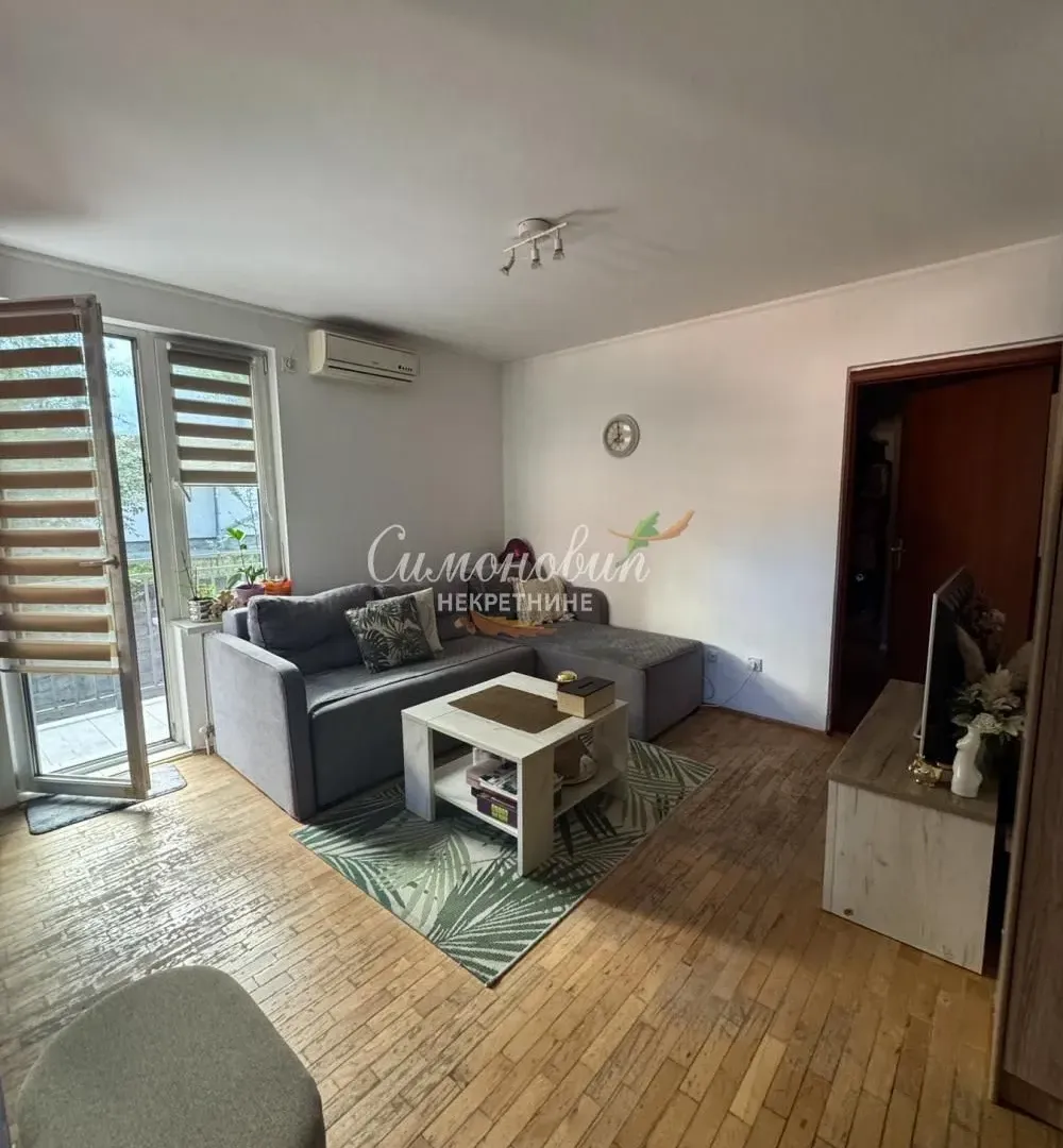 Prodaja, jednosoban stan, 45m², Kneževac, Beograd