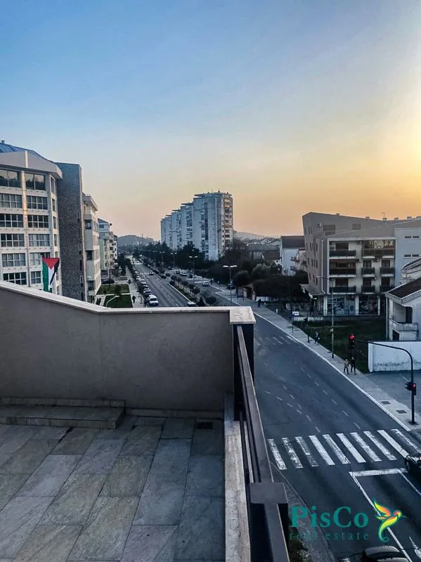 Izdavanje, četvorosoban stan, 120m², Momišići, Podgorica