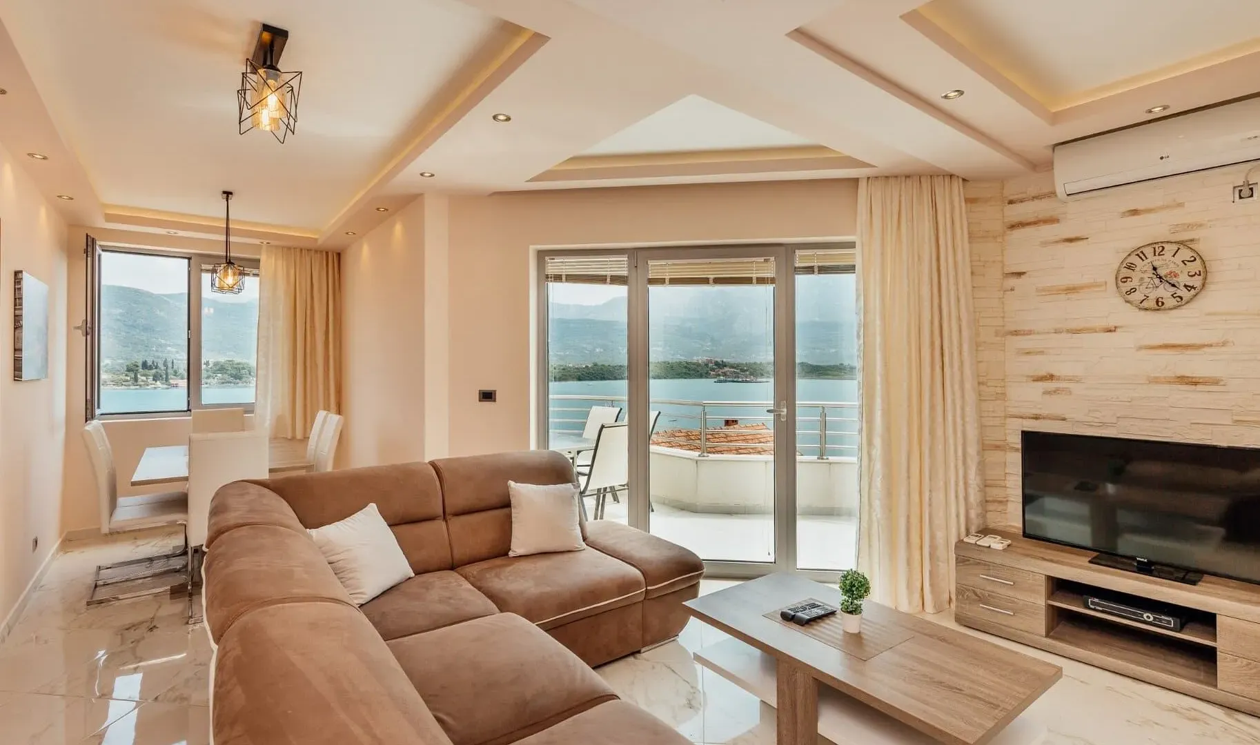 Prodaja, dvosoban stan, 64m², Đuraševići, Tivat