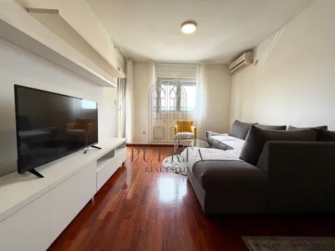 Rent, one bedroom apartment, 45m², Central Point, Podgorica - image 1