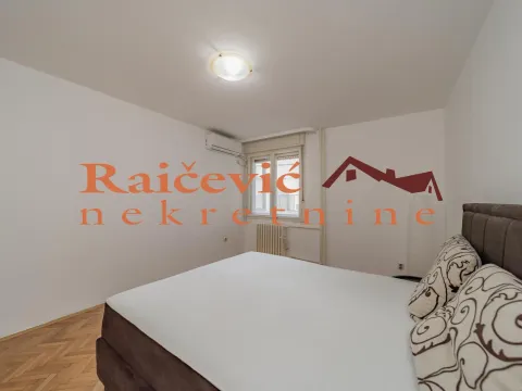 Prodaja, jednosoban stan, 38m², Kalenić Pijaca, Vračar Sve Podlokacije - image 2