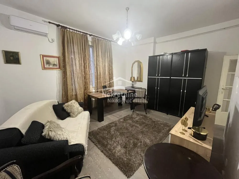 Rent, two bedroom apartment, 46m², Slavija, Vračar Sve Podlokacije