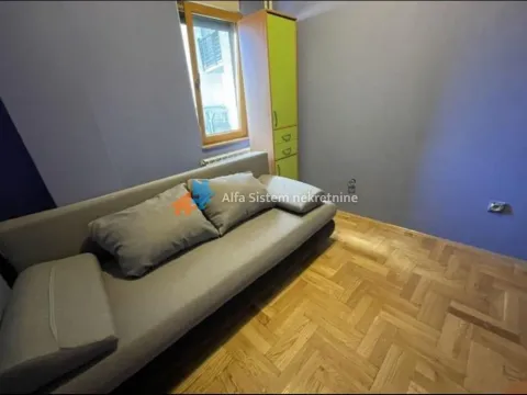 Izdavanje, trosoban stan, 65m², Južni Bulevar, Vračar Sve Podlokacije - image 13