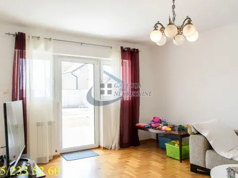 Sale, house, 635m², Farmaceutski Fakultet, Voždovac Sve Podlokacije - image 12