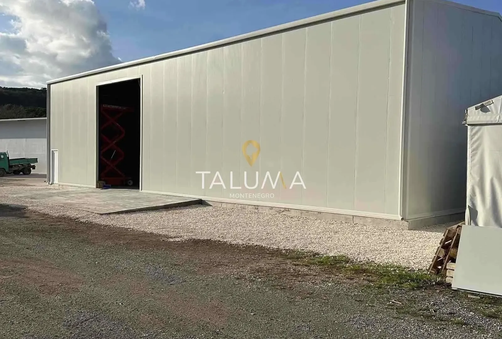 Rent, office space, 855m², Radanovići, Kotor