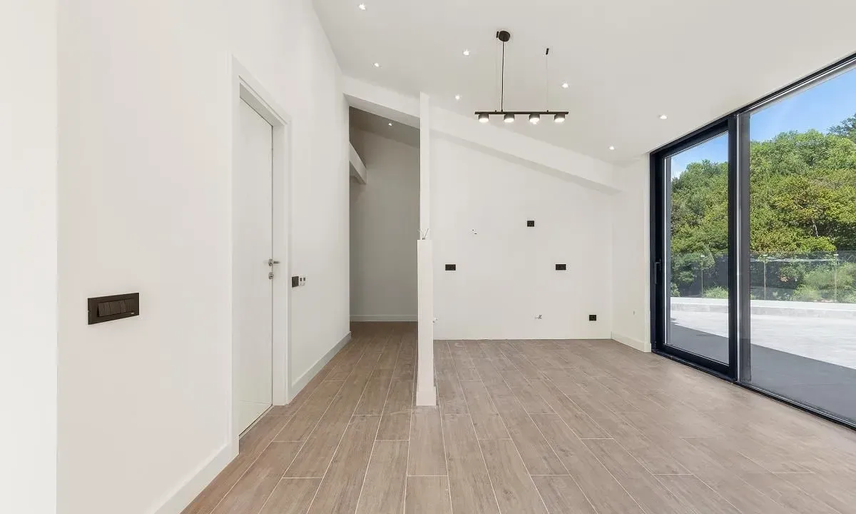 Prodaja, dvosoban stan, 151m², Tivat, Crna Gora