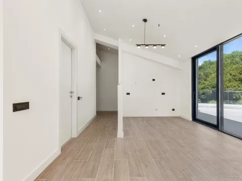 Prodaja, dvosoban stan, 151m², Tivat, Crna Gora