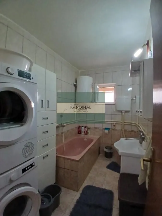 Prodaja, kuća, 316m², Trnava, Jagodina
