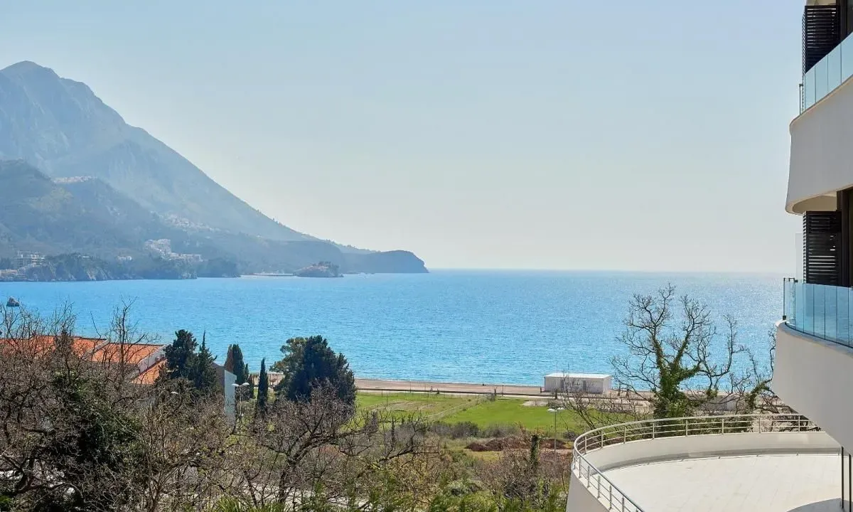 Izdavanje, jednosoban stan, 51m², Bečići, Budva