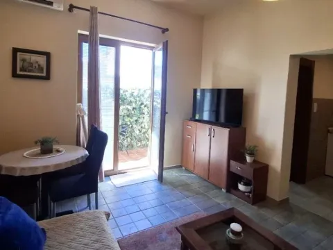 Rent, studio apartment, 35m², Ilino, Bar