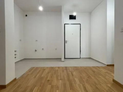 Izdavanje, jednosoban stan, 47m², Stari Aerodrom, Podgorica - image 2