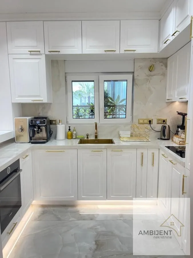 Sale, four bedroom apartment, 175m², Savski Venac, Beograd
