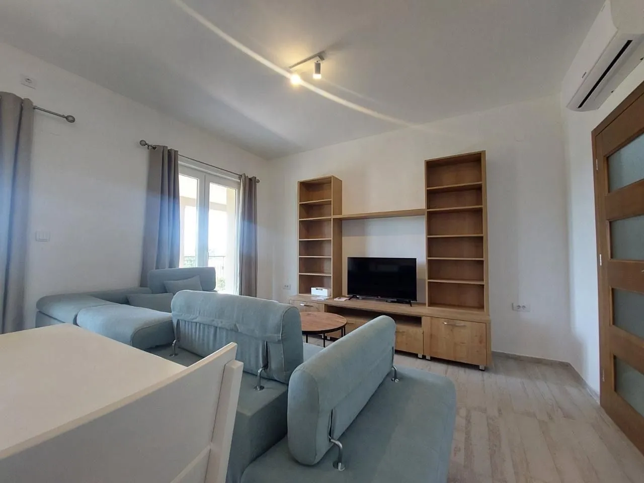 Rent, two bedroom apartment, 100m², Radanovići, Kotor