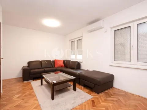 Rent, one bedroom apartment, 46m², Blok 6, Podgorica - image 11