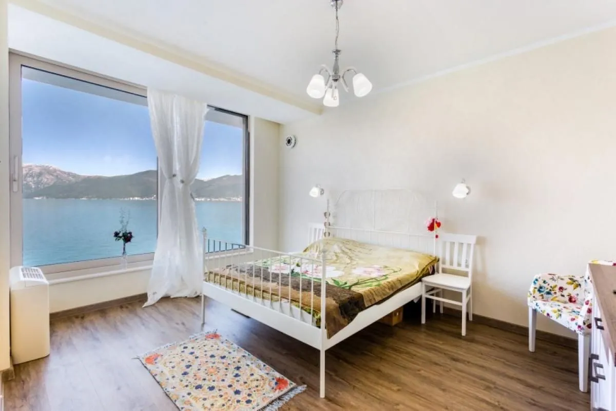 Prodaja, kuća, 240m², Krašići, Tivat