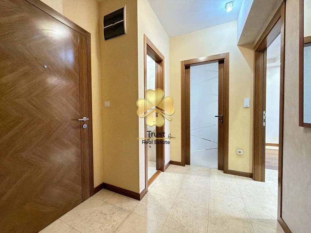 Izdavanje, dvosoban stan, 75m², Centar, Podgorica