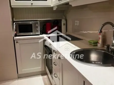 Izdavanje, trosoban stan, 100m², Stari Grad, Beograd - image 19