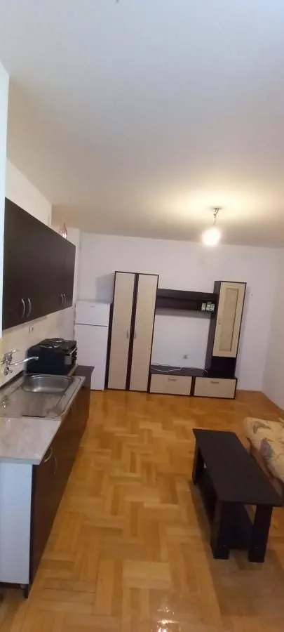 Izdavanje, jednosoban stan, 40m², Centar, Niš