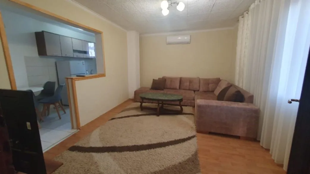 Izdavanje, dvosoban stan, 60m², 1 maj, Podgorica