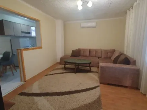Izdavanje, dvosoban stan, 60m², 1 maj, Podgorica