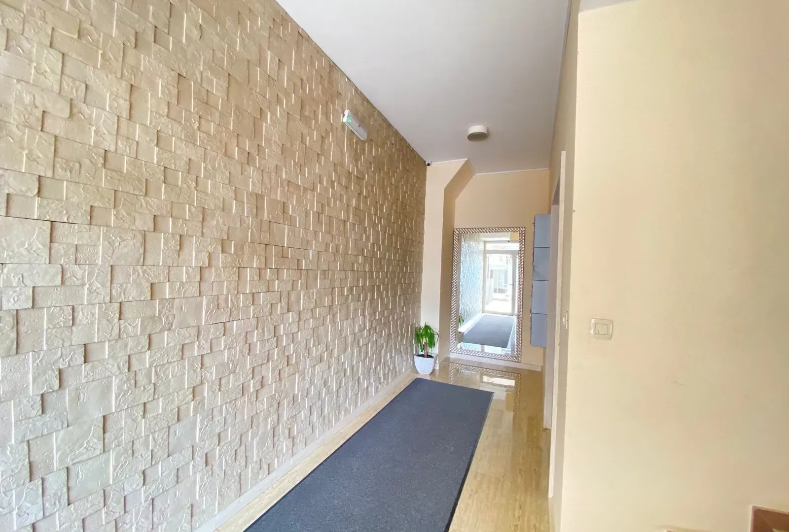 Izdavanje, jednosoban stan, 48m², City Kvart, Podgorica