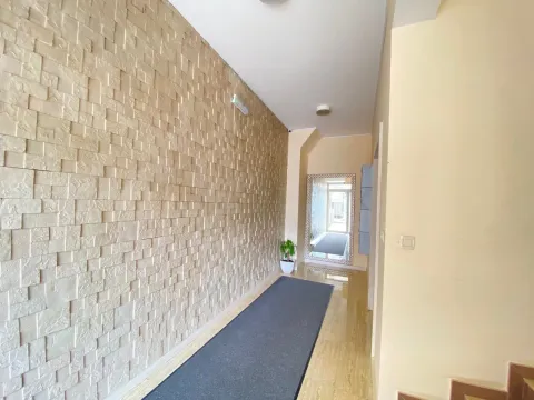 Izdavanje, jednosoban stan, 48m², City Kvart, Podgorica - image 7