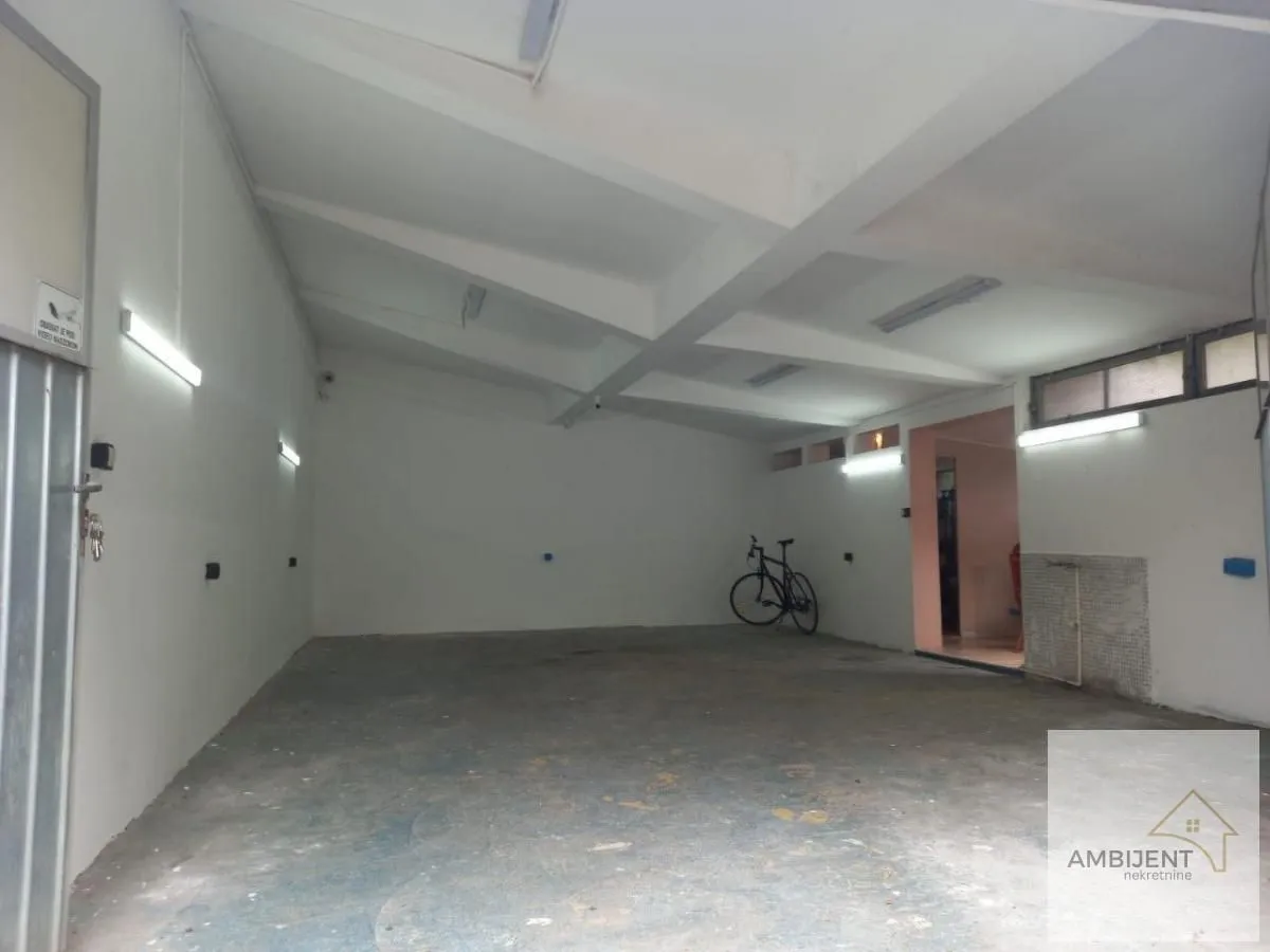 Sale, office space, 240m², Zemun Sve Podlokacije, Beograd