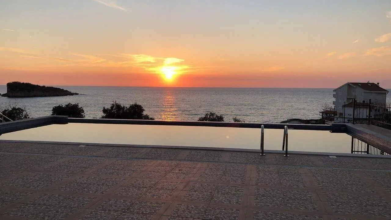 Prodaja, kuća, 165m², Kunje, Bar