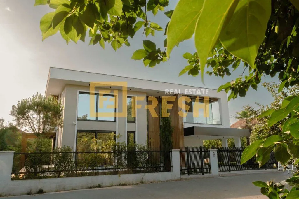 Rent, house, 260m², Gornja Gorica, Podgorica