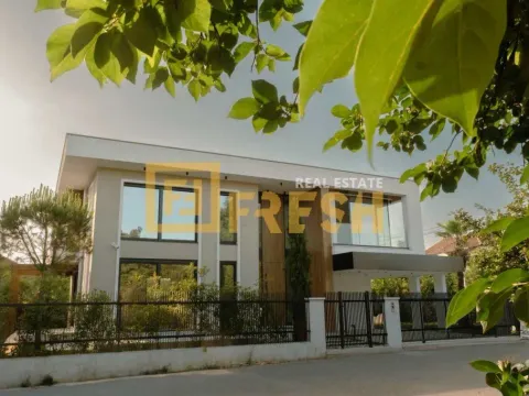 Izdavanje, kuća, 260m², Gornja Gorica, Podgorica - image 3