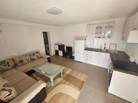 Rent, one bedroom apartment, 40m², Sutomore, Bar