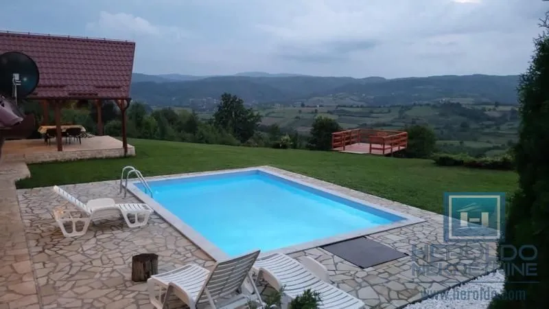 Prodaja, kuća, 228m², Velike Pčelice, Kragujevac