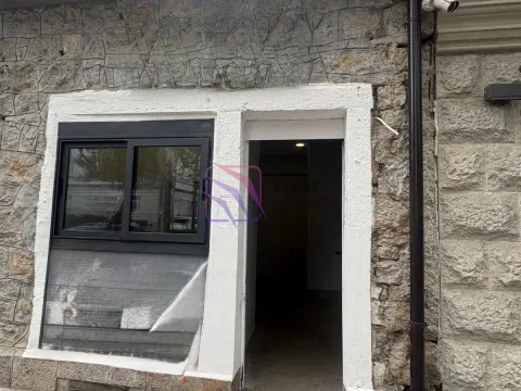 Izdavanje, poslovni prostor, 23m², Centar, Podgorica - image 5