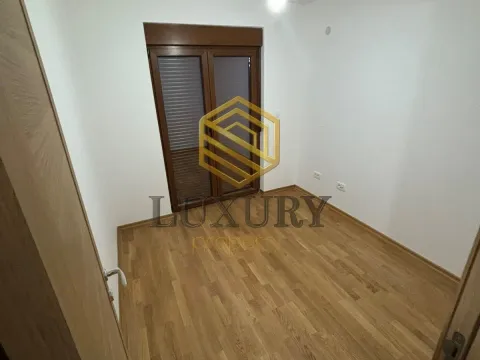 Rent, two bedroom apartment, 56m², Stari Aerodrom, Podgorica - image 9