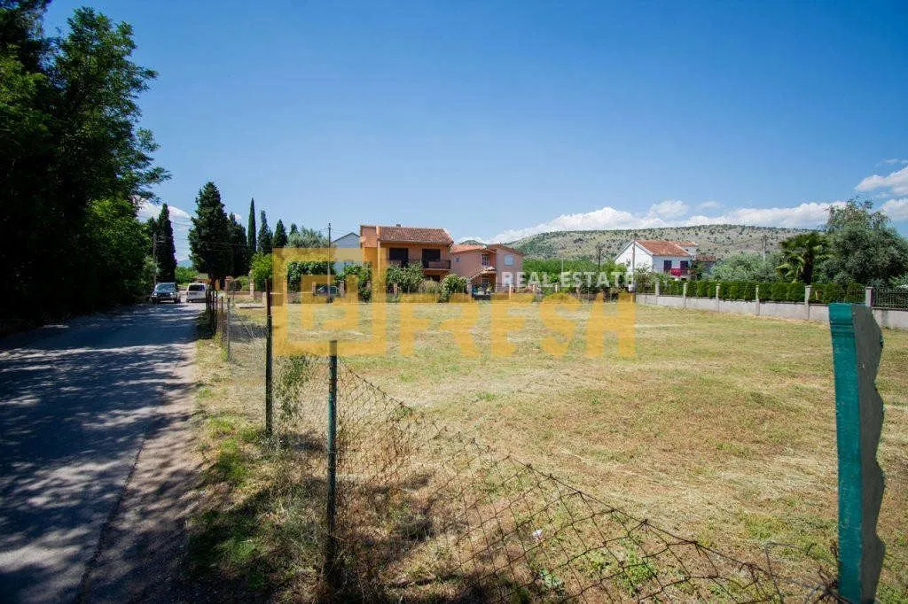 Prodaja, plac, 1074m², Tološi, Podgorica