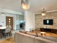 Izdavanje, trosoban stan, 86m², Kalimanj, Tivat - image 1