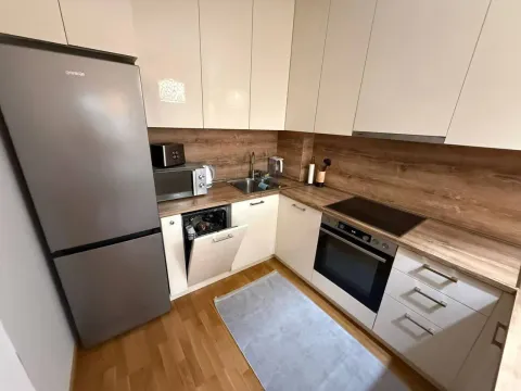 Sale, one bedroom apartment, 45m², Bečići, Budva - image 3