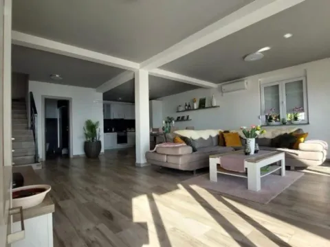 Rent, two bedroom apartment, 120m², Dobre Vode, Bar