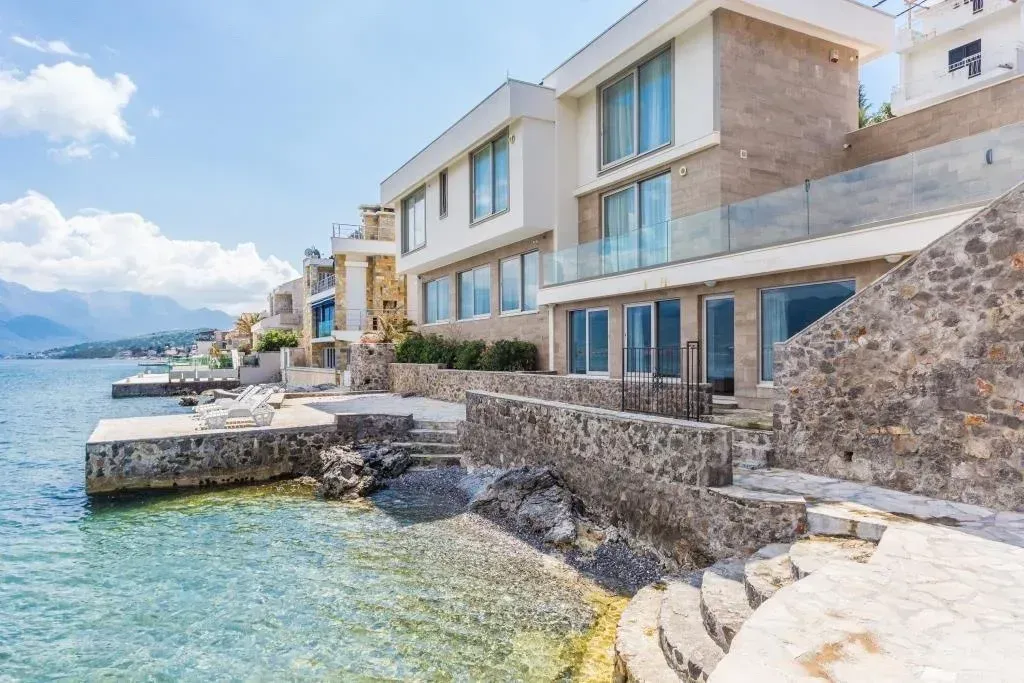 Sale, house, 240m², Tivat, Crna Gora