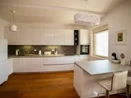 Izdavanje, dvosoban stan, 148m², Centar, Budva - image 6