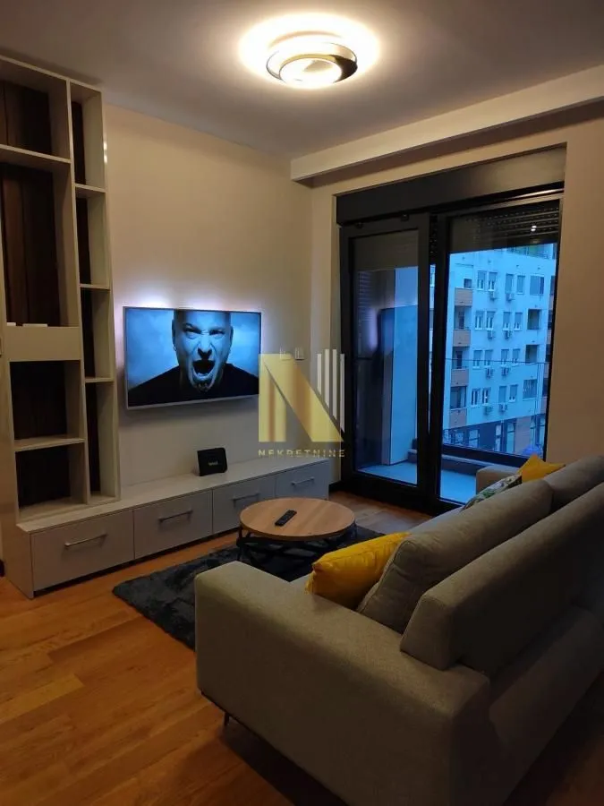 Izdavanje, dvosoban stan, 45m², Rotkvarija, Novi Sad Sve Podlokacije