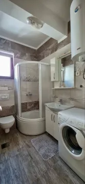 Izdavanje, dvosoban stan, 86m², Bečići, Budva - image 8