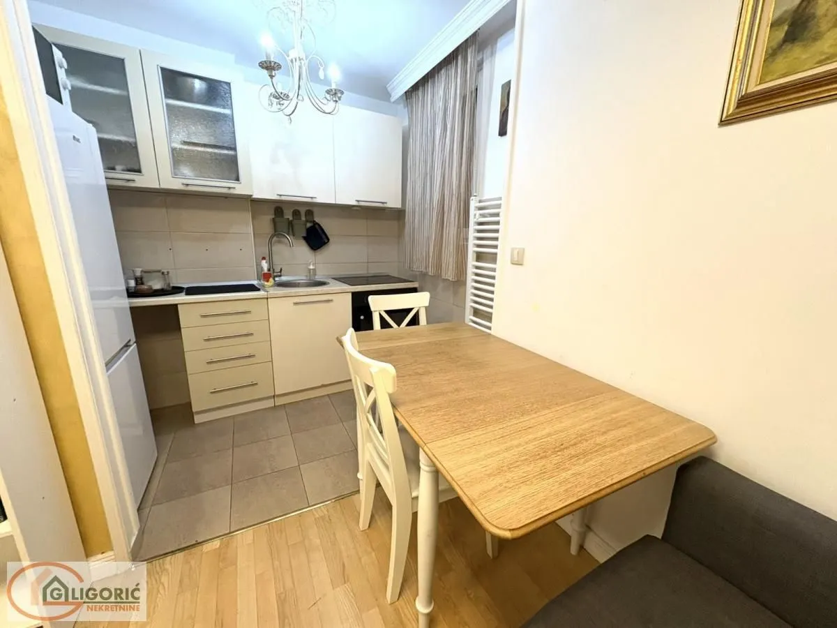 Rent, three bedroom apartment, 65m², Stari Grad, Beograd