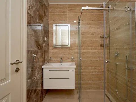 Sale, one bedroom apartment, 48m², Bečići, Budva - image 10